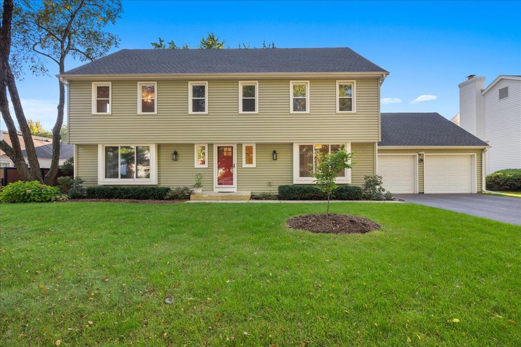 550 Longmeadow Circle, St. Charles, IL 60174