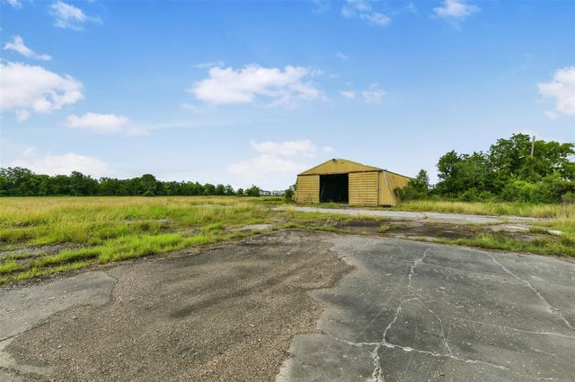 4011 Fm 2004 Road, La Marque, TX 77568