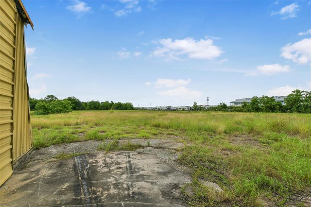 4011 Fm 2004 Road, La Marque, TX 77568