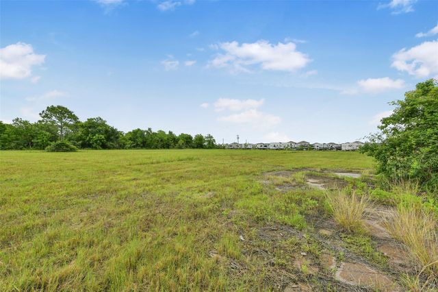 4011 Fm 2004 Road, La Marque, TX 77568