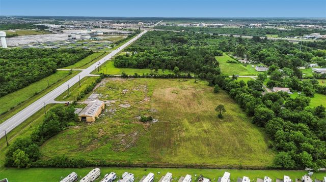 4011 Fm 2004 Road, La Marque, TX 77568