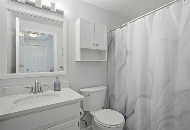 77 Willow Pond Dr 77, Rockland, MA 02370
