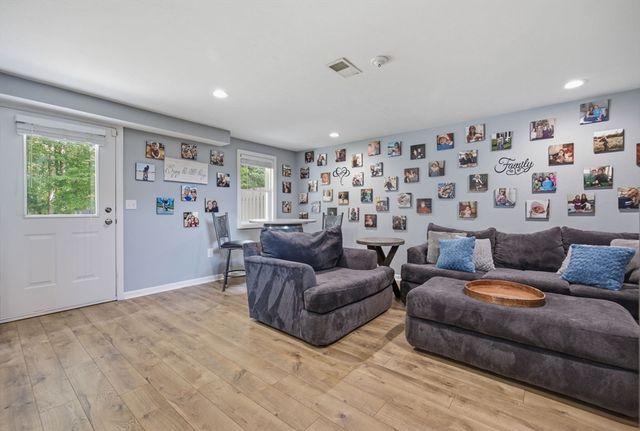 77 Willow Pond Dr 77, Rockland, MA 02370