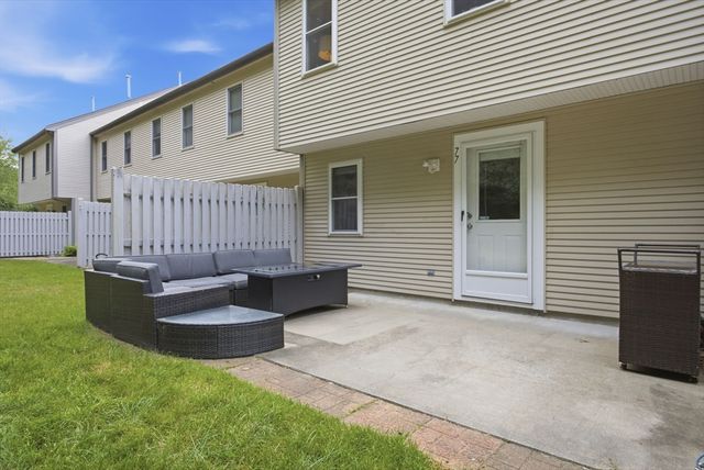 77 Willow Pond Dr 77, Rockland, MA 02370