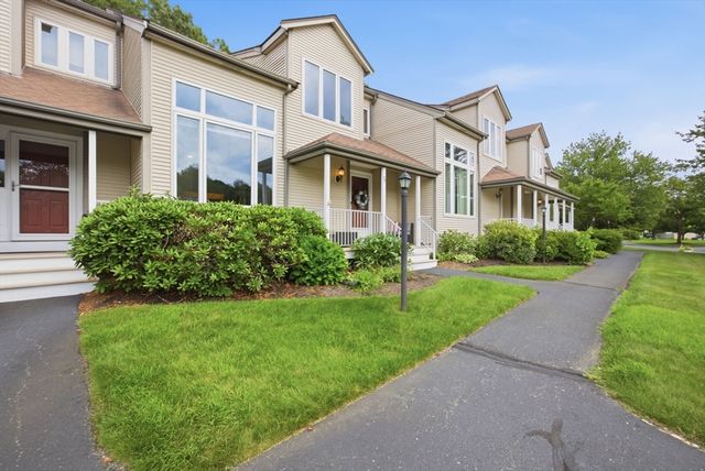 77 Willow Pond Dr 77, Rockland, MA 02370
