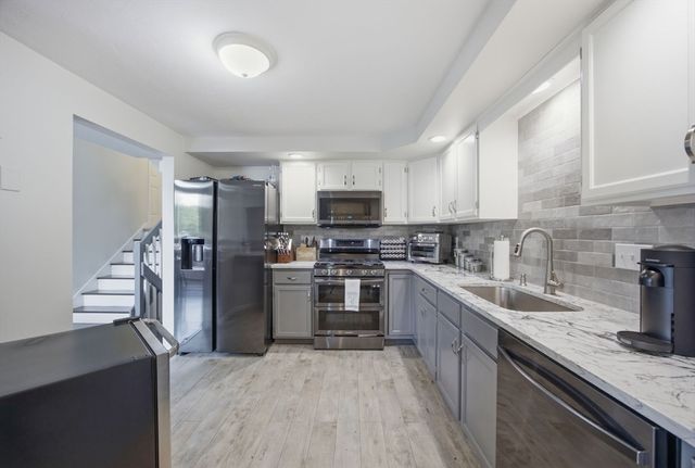 77 Willow Pond Dr 77, Rockland, MA 02370