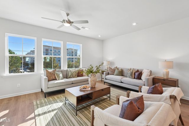1062 Zelkova Lane, Chapel Hill, NC 27517