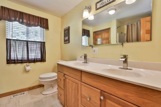 3 Friar Tuck Court, Merrimack, NH 03054