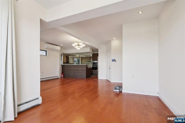 32 Hudson Terrace 2, Edgewater, NJ 07020