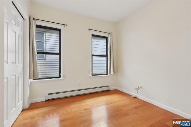 32 Hudson Terrace 2, Edgewater, NJ 07020