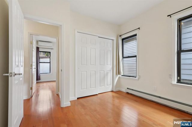 32 Hudson Terrace 2, Edgewater, NJ 07020