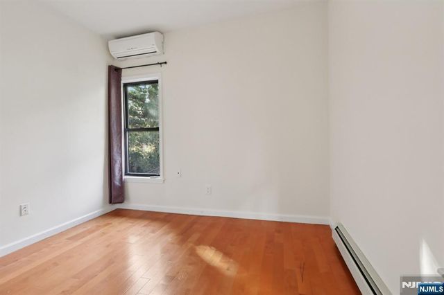 32 Hudson Terrace 2, Edgewater, NJ 07020