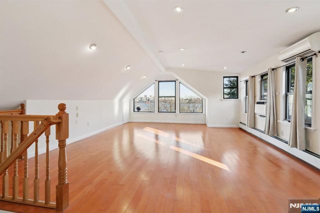 32 Hudson Terrace 2, Edgewater, NJ 07020