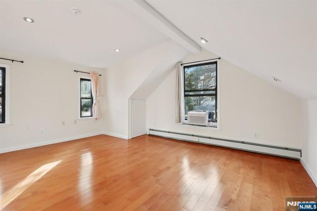 32 Hudson Terrace 2, Edgewater, NJ 07020