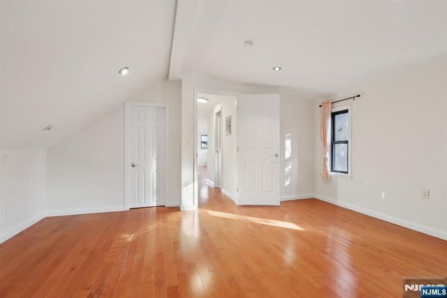 32 Hudson Terrace 2, Edgewater, NJ 07020