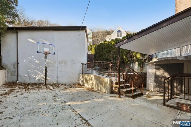 32 Hudson Terrace 2, Edgewater, NJ 07020