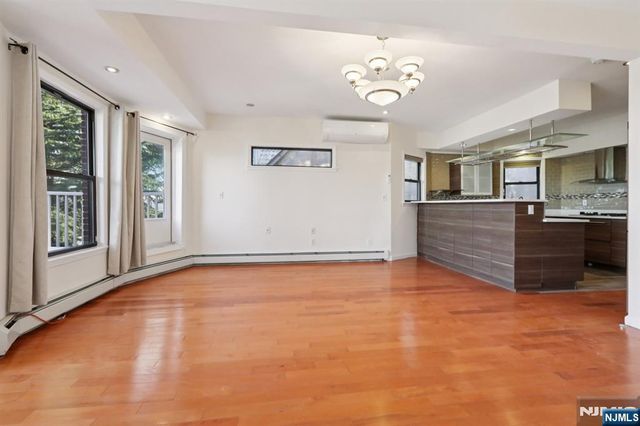 32 Hudson Terrace 2, Edgewater, NJ 07020