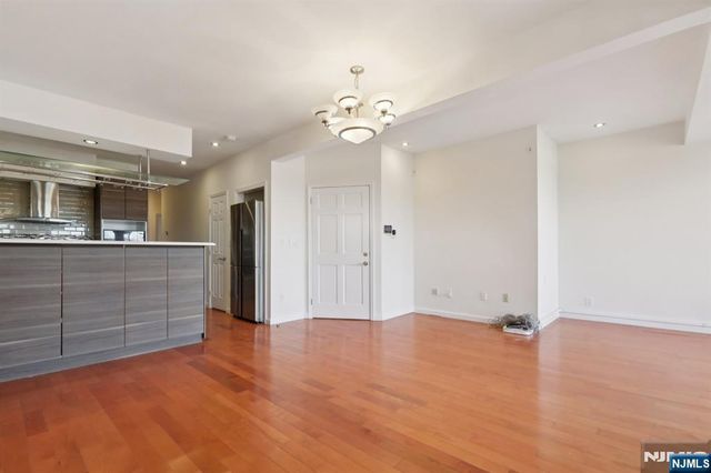 32 Hudson Terrace 2, Edgewater, NJ 07020