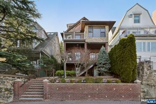 32 Hudson Terrace 2, Edgewater, NJ 07020
