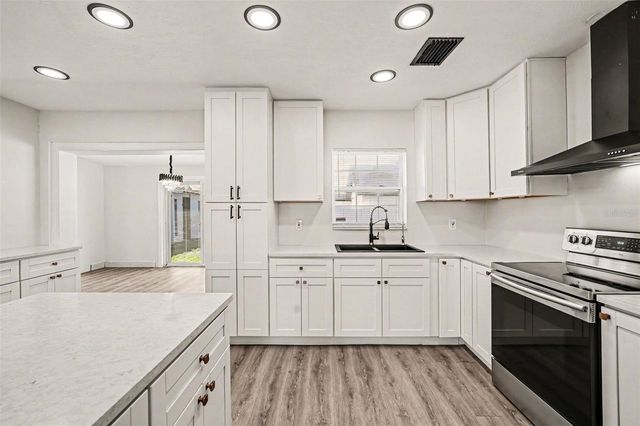 1514 W RIVER LANE, Tampa, FL 33603