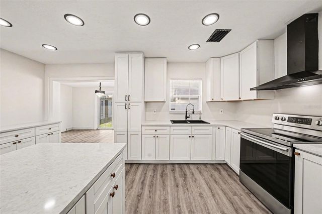 1514 W RIVER LANE, Tampa, FL 33603