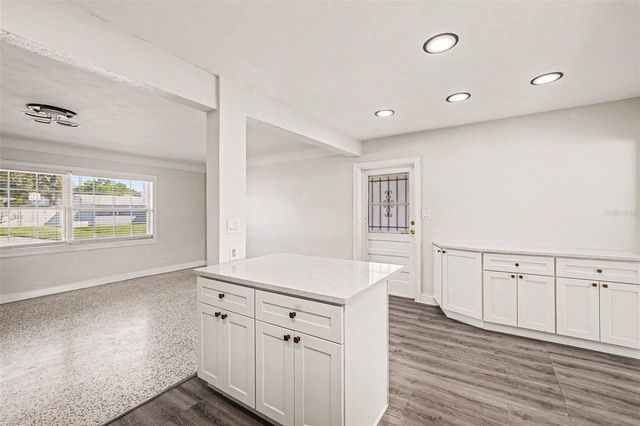 1514 W RIVER LANE, Tampa, FL 33603