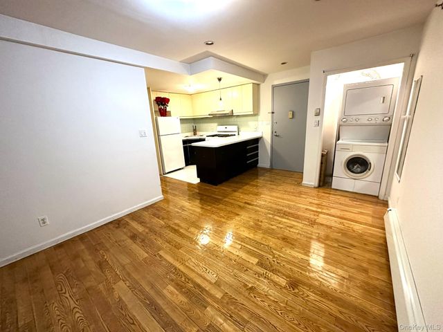 132-03 Sanford Avenue 7E, Flushing, NY 11355