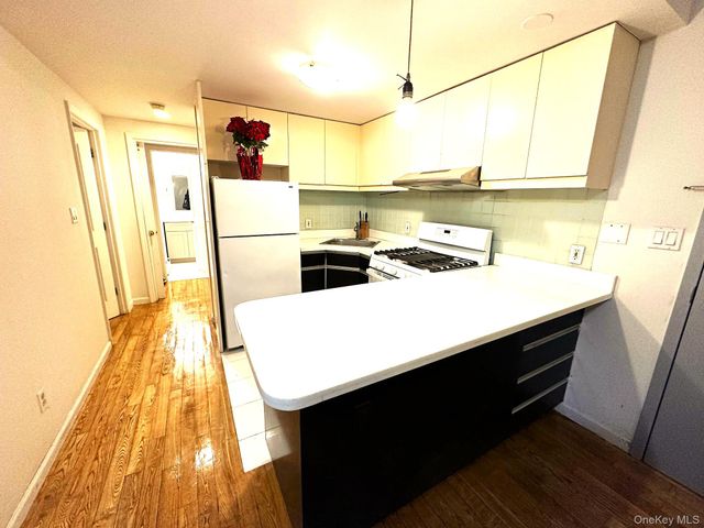 132-03 Sanford Avenue 7E, Flushing, NY 11355