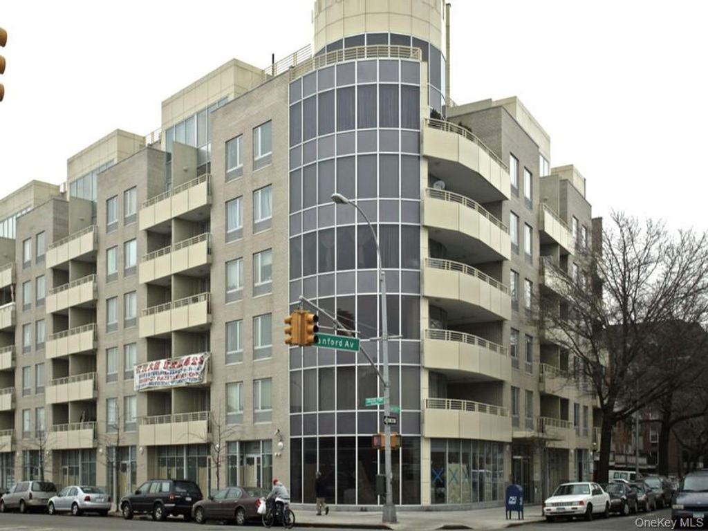 132-03 Sanford Avenue 7E, Flushing, NY 11355