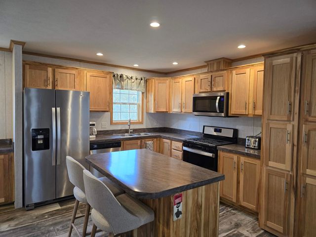 72 Sawmill Road, Pownal, VT 05261