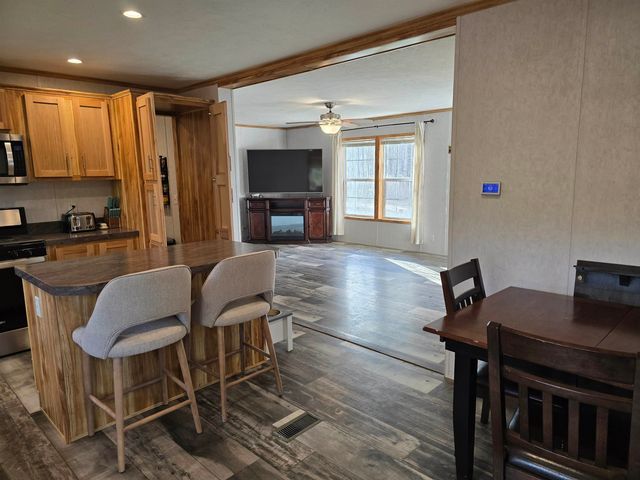 72 Sawmill Road, Pownal, VT 05261