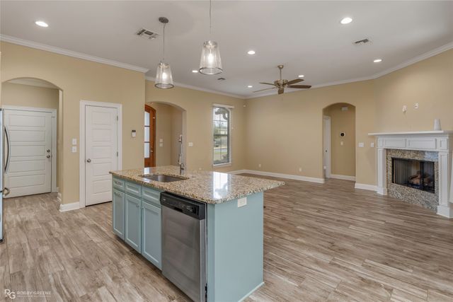 352 Wood Springs, Haughton, LA 71037