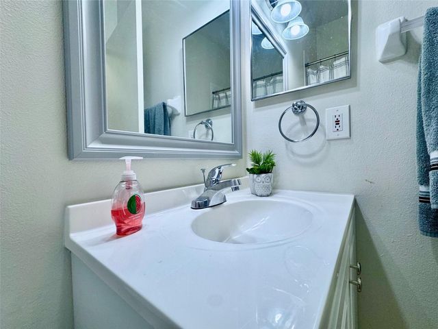170 CLUB VILLAS LANE, Kissimmee, FL 34744