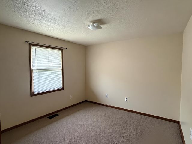 1043-1045 Minnesota Street, Waterloo, IA 50702