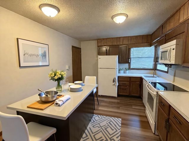 1043-1045 Minnesota Street, Waterloo, IA 50702