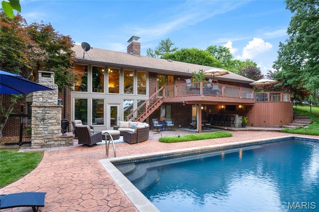 3736 Runnymede Drive, St Charles, MO 63301