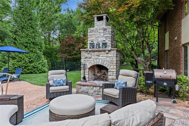3736 Runnymede Drive, St Charles, MO 63301
