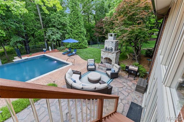 3736 Runnymede Drive, St Charles, MO 63301