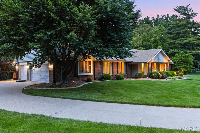 3736 Runnymede Drive, St Charles, MO 63301