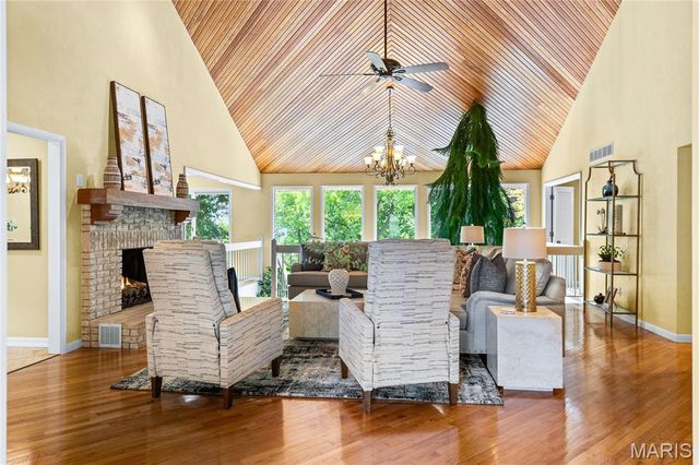 3736 Runnymede Drive, St Charles, MO 63301