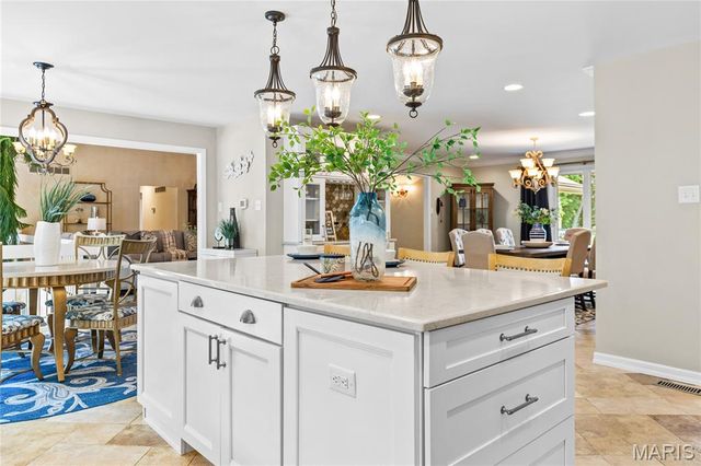 3736 Runnymede Drive, St Charles, MO 63301