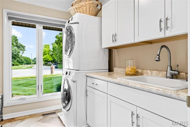 3736 Runnymede Drive, St Charles, MO 63301