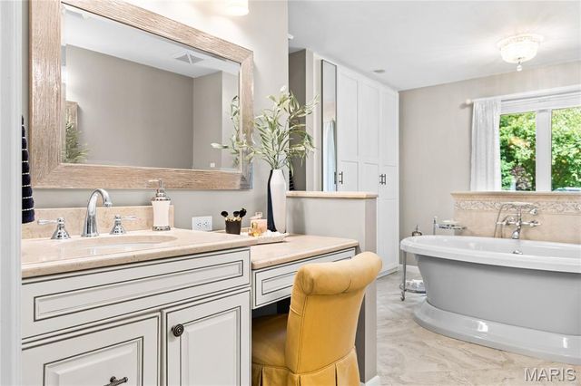 3736 Runnymede Drive, St Charles, MO 63301