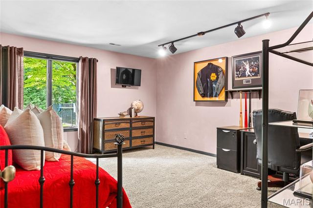 3736 Runnymede Drive, St Charles, MO 63301