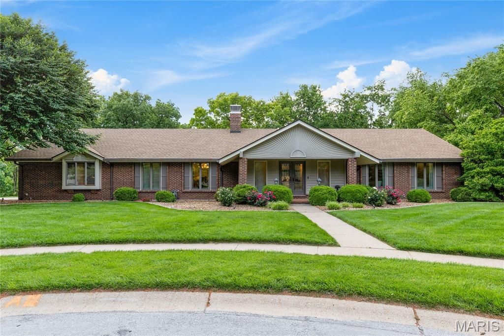 3736 Runnymede Drive, St Charles, MO 63301