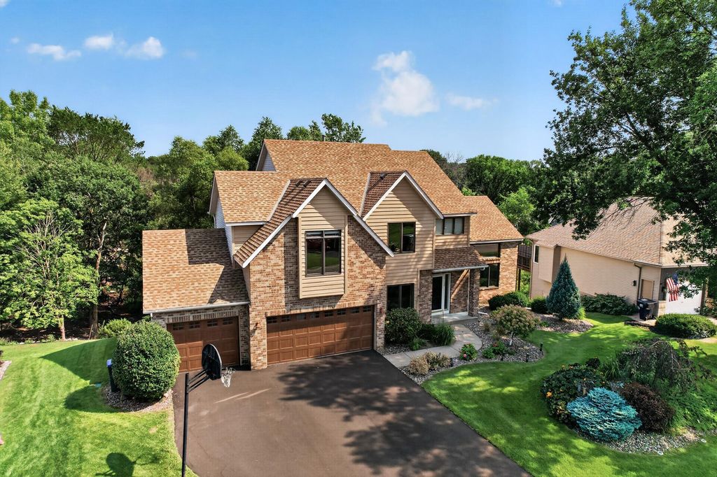 17126 Jonathan Court, Lakeville, MN 55044 — exterior