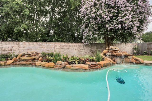 14207 Jade Cove Drive, Houston, TX 77077