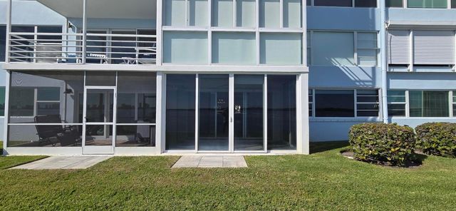 60 Yacht Club Drive 103, North Palm Beach, FL 33408