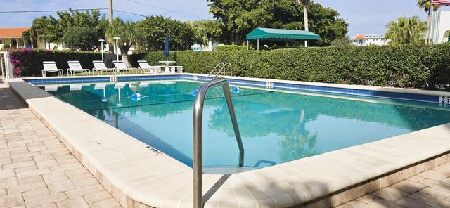 60 Yacht Club Drive 103, North Palm Beach, FL 33408