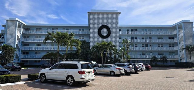 60 Yacht Club Drive 103, North Palm Beach, FL 33408